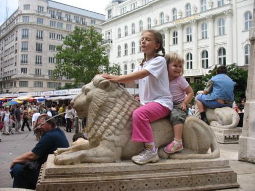 Vágta az oroszlánon